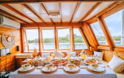 Dining Area,Komodo Boats Charter,Akassa Luxury Phinisi