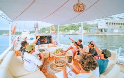 Entertainment Area,Komodo Boats Charter,Akassa Luxury Phinisi