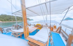 Open Trip Labuan Bajo 3D2N by Almadira Superior Phinisi, Komodo Open Trips, Chill Area