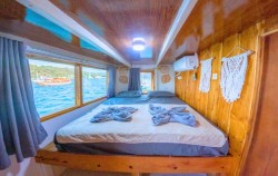 Deluxe Ocean Cabin,Komodo Open Trips,Open Trip Labuan Bajo 3D2N by Almadira Superior Phinisi