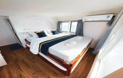 Komodo Private Trip by Amalfi Luxury Phinisi, Komodo Boats Charter, Amalfi Master Cabin