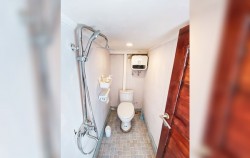 Master Cabin - Bathroom,Komodo Open Trips,Komodo Open Trip 3D2N by Amalfi Luxury Phinisi