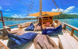 Upper Deck Area,Komodo Open Trips,Sailing Komodo 3D2N by Amalia Bahari Deluxe Phinisi