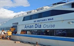 Boarding image, Aman Dia Cruise, Nusa Penida Fast boats