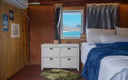 Master Room image, Ara Vista Modern Phinisi, Komodo Boats Charter