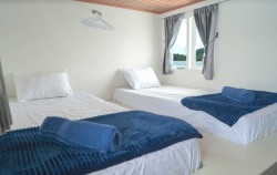 Twin Room,Komodo Boats Charter,Ara Vista Modern Phinisi