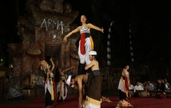 Sang Hyang Sampat Dance,Balinese Show,Balinese Dance by Arma Museum