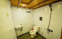 Share Toilet 2,Komodo Open Trips,Open Trip Komodo 3D2N by Balaraja Superior Phinisi