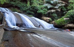 BUGIS ADVENTURE + TORAJA CULTURE AND NATURE TOUR INCL. MAKASSAR 6 Days / 5 Nights, Bantimurung Waterfall