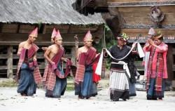 Batak Toba Traditional Dance image, Explore Sumatra 13 Days 12 Nights, Sumatra Adventure