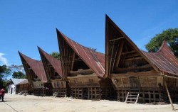 Batak Toba Traditional Village image, Medan Lake Toba Holidays A 4 Days 3 Nights, Sumatra Adventure