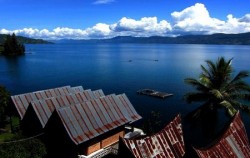 Beautiful Lake Toba image, North Sumatra Special Tour 9 Days 8 Nights, Sumatra Adventure