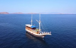 Boat,Komodo Boats Charter,Budi Utama Luxury Phinisi