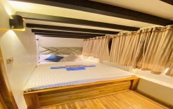 Budi Utama Luxury Phinisi, Komodo Boats Charter, Deluxe Cabin