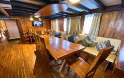 Dining Area,Komodo Boats Charter,Budi Utama Luxury Phinisi