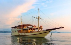 Komodo Open Trip 3D2N by Dahayu Phinisi, Boat