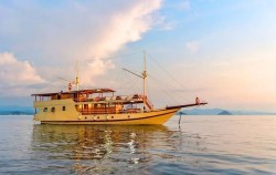 Komodo Open Trip 3D2N by Dahayu Phinisi, Boat