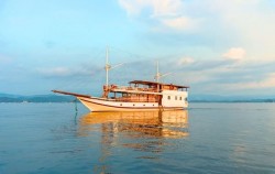 Boat image, Komodo Open Trip 3D2N by Dahayu Phinisi, Komodo Open Trips