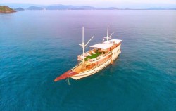 Boat,Komodo Open Trips,Komodo Open Trip 3D2N by Dahayu Phinisi