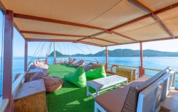 Sundeck,Komodo Open Trips,Komodo Open Trip 3D2N by Dahayu Phinisi