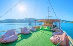 Sundeck,Komodo Open Trips,Komodo Open Trip 3D2N by Dahayu Phinisi