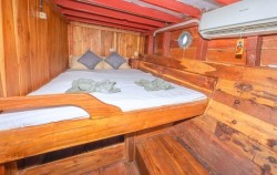 Superior 1 Cabin image, Komodo Open Trip 3D2N by Dahayu Phinisi, Komodo Open Trips