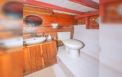 Superior 2 Cabin - Bathroom image, Komodo Open Trip 3D2N by Dahayu Phinisi, Komodo Open Trips