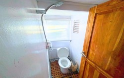 Bathroom,Komodo Boats Charter,Dewi Anjani Deluxe Phinisi Charter