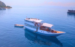 Boat image, Dewi Anjani Deluxe Phinisi Charter, Komodo Boats Charter