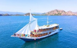 Boat,Komodo Open Trips,Open Trip Komodo 3D2N by Dinara Superior Phinisi