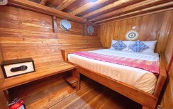 Deluxe Cabin image, Dream Ocean Luxury Phinisi, Komodo Boats Charter