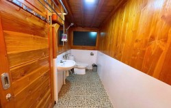 Master Cabin - Bathroom image, Dream Ocean Luxury Phinisi, Komodo Boats Charter