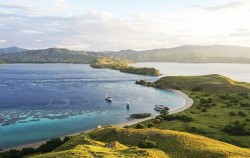 Gili Lawa Darat,Komodo Adventure,Komodo Tour 5 Days 4 Nights