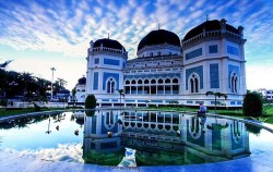 Great Mosque Medan,Sumatra Adventure,Leuser National Park Trekking 5 Days 4 Nights