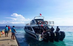 Idola Express - Docking on Har image, Idola Express, Nusa Penida Fast boats