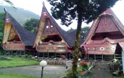 3D2N Tanah Para Raja Sumatera Adventure, Sisingamangaraja Palace