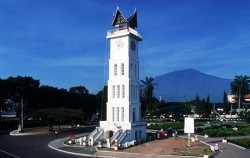 Minangkabau Tour 5 Days 4 Nights, Jam Gadang