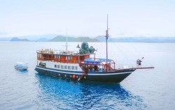 Boat,Komodo Open Trips,Open Trip Labuan Bajo 3D2N by Kanha Loka Luxury Phinisi