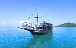 Boat,Komodo Open Trips,Open Trip Labuan Bajo 3D2N by Kanha Nata Superior Phinisi