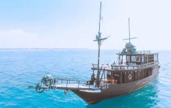 Boat,Komodo Open Trips,Open Trip Labuan Bajo 3D2N by Kanha Nata Superior Phinisi