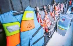 Life Vest,Komodo Open Trips,Open Trip Labuan Bajo 3D2N by Kanha Nata Superior Phinisi