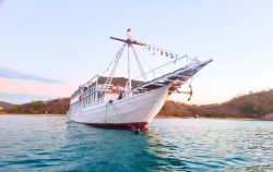 Boat,Komodo Open Trips,Open Trip Komodo 3D2N by Kayra Phinisi