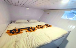 Private Superior Cabin,Komodo Open Trips,Open Trip Komodo 3D2N by Kayra Phinisi