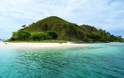 Explore Gili Laba 2 Days 1 Night, Komodo Adventure, Kelor Island