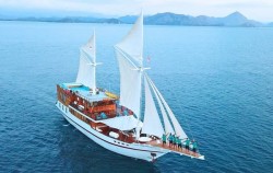 Boat,Komodo Open Trips,Open Trip 3D2N by Lady Grace Deluxe Phinisi