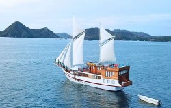 Boat,Komodo Open Trips,Open Trip 3D2N by Lady Grace Deluxe Phinisi