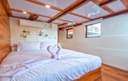 Suite Cabin image, Open Trip 3D2N by Lady Grace Deluxe Phinisi, Komodo Open Trips