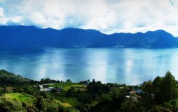 Minangkabau Tour 5 Days 4 Nights, Lake Maninjau