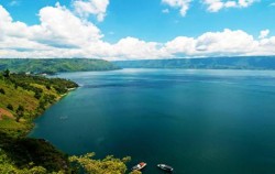 Lake Toba View,Sumatra Adventure,Bukit Lawang and Lake Toba Tour 6 Days