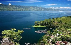 Exotic Bukit Lawang and Lake Toba Tour 6D 5N, Sumatra Adventure, Beautiful Lake Toba